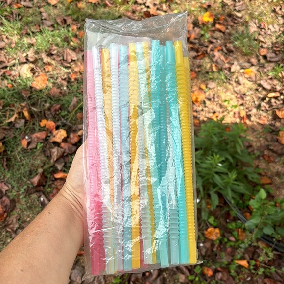 TUPPERWARE STRAWS (1 BAG OF 20 STRAWS) - Picture 3 of 10
